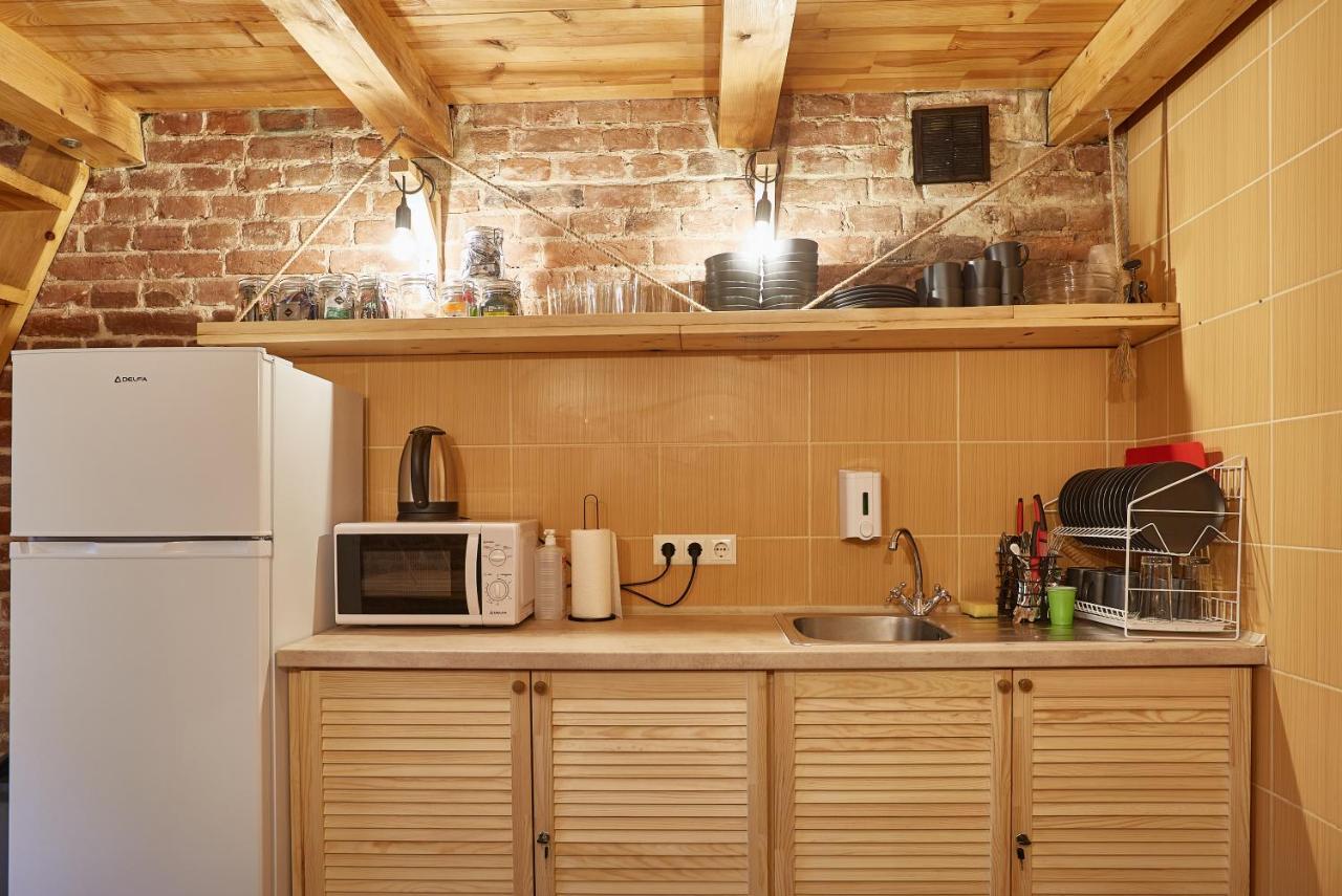Shelter Apartment Lviv Exterior photo